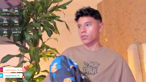 Snapshot of angel_esteban_fx chatting on 02/02/25, 07:09 ngel Esteban online show from 02/02/25, 07:09