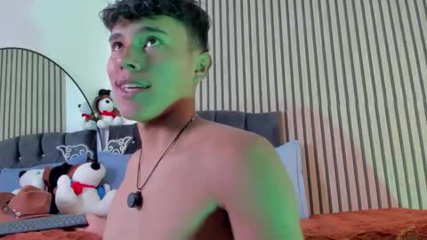 Snapshot of angel_esteban_fx chatting on 02/18/26, 04:25 ngel Esteban online show from 02/18/26, 04:25