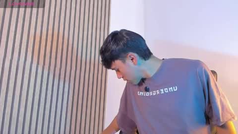 ngel Esteban  online show from 05/01/26, 08:13