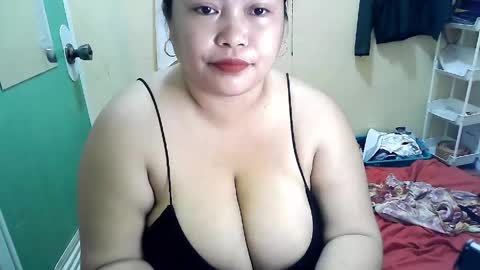 Snapshot of angel_fuckxx6969 chatting on 05/17/26, 01:47 angel_fuckxx6969 online show from 05/17/26, 01:47