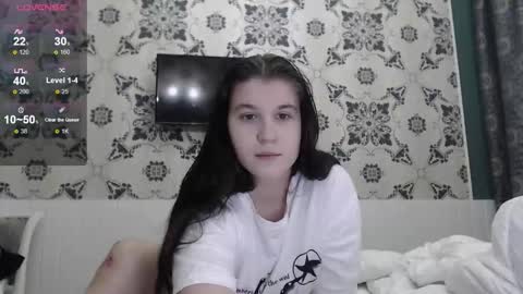 Snapshot of angel_gelya chatting on 11/12/25, 04:40 Angel online show from 11/12/25, 04:40