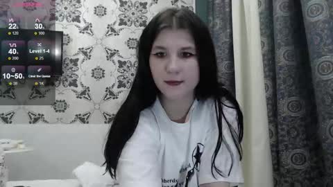 Snapshot of angel_gelya chatting on 11/13/25, 04:44 Angel online show from 11/13/25, 04:44