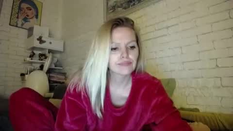 Snapshot of angel_girllovemy chatting on 02/02/25, 05:59 ANGEL online show from 02/02/25, 05:59