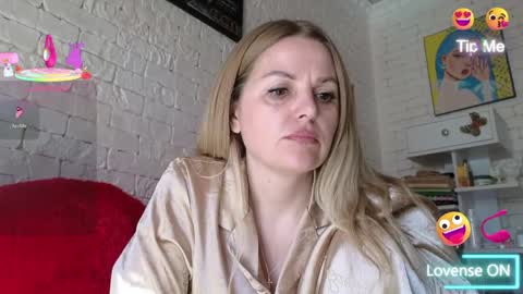 Snapshot of angel_girllovemy chatting on 04/27/26, 06:00 ANGEL online show from 04/27/26, 06:00