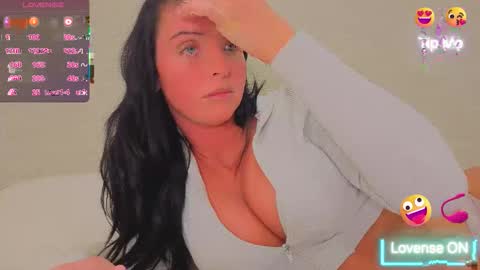 Snapshot of angel_ique chatting on 03/10/26, 02:27 angel_ique online show from 03/10/26, 02:27