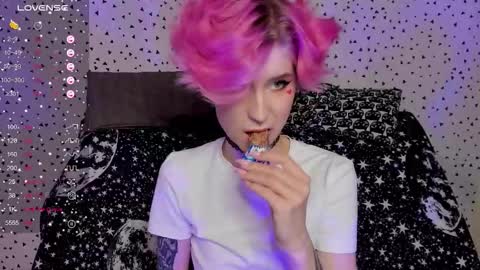 Snapshot of angel_julles chatting on 02/18/26, 09:05 Angel Dust online show from 02/18/26, 09:05