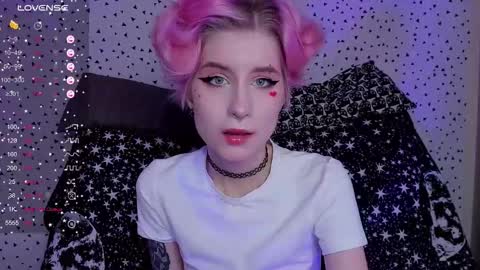 Snapshot of angel_julles chatting on 03/01/26, 01:40 Angel Dust online show from 03/01/26, 01:40