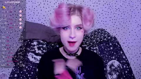 Snapshot of angel_julles chatting on 05/01/26, 04:17 Angel Dust online show from 05/01/26, 04:17