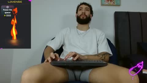 angel_kyrozz online show from 12/14/25, 08:02