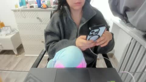 Snapshot of angel_lee__ chatting on 01/06/25, 04:58 angel_lee__ online show from 01/06/25, 04:58