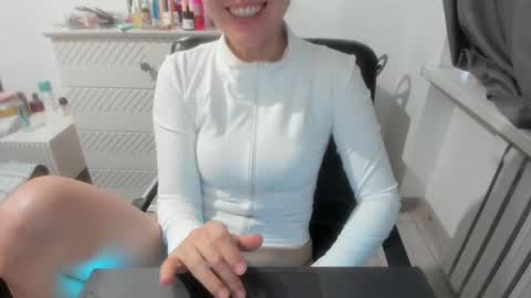 Snapshot of angel_lee__ chatting on 03/12/25, 12:15 angel_lee__ online show from 03/12/25, 12:15