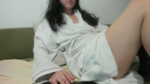 angel_lee__ online show from 05/06/26, 12:43