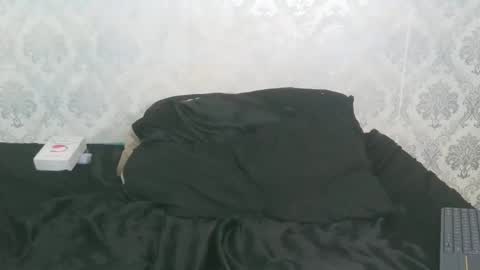 Snapshot of angel_lein chatting on 11/21/25, 04:00 Angel Lein online show from 11/21/25, 04:00