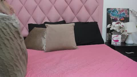 Snapshot of angel_light888 chatting on 12/23/24, 06:33 Angel online show from 12/23/24, 06:33