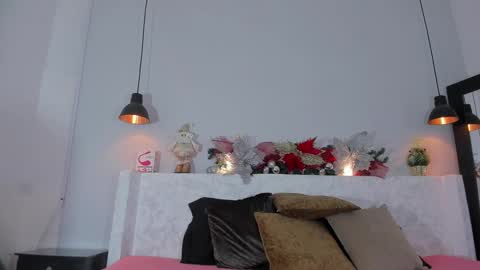 Snapshot of angel_light888 chatting on 12/27/24, 09:17 Angel online show from 12/27/24, 09:17