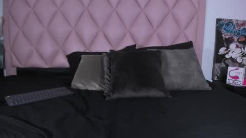 Snapshot of angel_light888 chatting on 01/04/25, 05:05 Angel online show from 01/04/25, 05:05