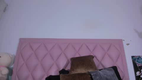 Snapshot of angel_light888 chatting on 01/10/25, 04:44 Angel online show from 01/10/25, 04:44