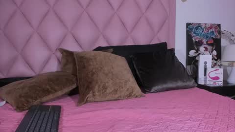 Snapshot of angel_light888 chatting on 01/21/25, 06:11 Angel online show from 01/21/25, 06:11