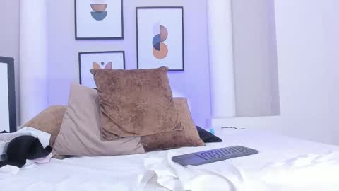 Snapshot of angel_light888 chatting on 01/25/25, 03:19 Angel online show from 01/25/25, 03:19