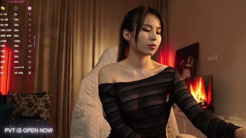 Snapshot of angel_luisa chatting on 12/17/25, 02:06 Luisa online show from 12/17/25, 02:06