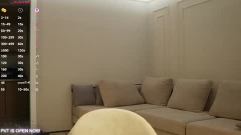 Snapshot of angel_luisa chatting on 06/13/26, 02:04 Luisa online show from 06/13/26, 02:04
