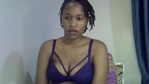 Snapshot of angel_mia5 chatting on 05/06/26, 10:48 angel_mia5 online show from 05/06/26, 10:48