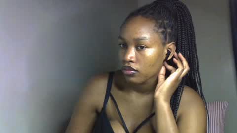 Snapshot of angel_mia5 chatting on 06/14/26, 02:24 angel_mia5 online show from 06/14/26, 02:24