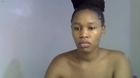 Snapshot of angel_mia5 chatting on 06/19/26, 02:32 angel_mia5 online show from 06/19/26, 02:32