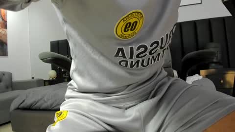 Snapshot of angel_nicolas chatting on 01/06/25, 10:26 ANGEL online show from 01/06/25, 10:26