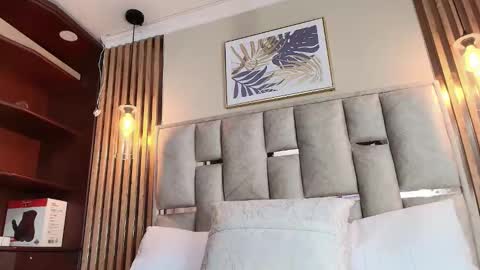 Nicolle  online show from 09/23/25, 11:24