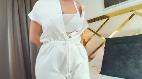 Snapshot of angel_perverted1 chatting on 03/31/26, 11:10 Nicolle online show from 03/31/26, 11:10