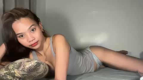Snapshot of angel_petite07 chatting on 04/06/26, 06:03 angel_petite07 online show from 04/06/26, 06:03