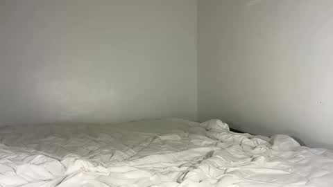 Snapshot of angel_petite07 chatting on 05/05/26, 02:19 angel_petite07 online show from 05/05/26, 02:19