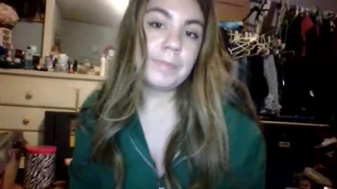 Snapshot of angel_raexx chatting on 11/11/25, 06:02 Angel online show from 11/11/25, 06:02