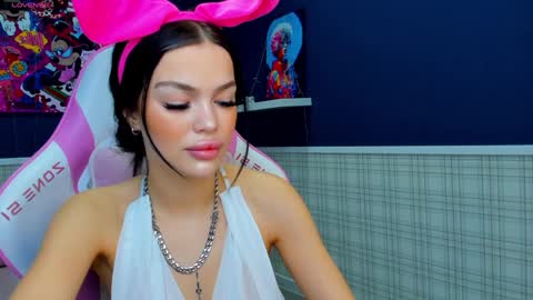 Snapshot of angel_sapphire_ chatting on 12/13/24, 09:02 Angel My schedule GTM2 Mon Tue Wen Thu Fri 0900am-0400pm online show from 12/13/24, 09:02