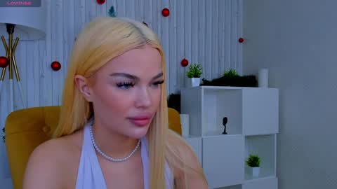 Snapshot of angel_sapphire_ chatting on 01/17/25, 11:27 Angel My schedule GTM2 Mon Tue Wen Thu Fri 0900am-0400pm online show from 01/17/25, 11:27