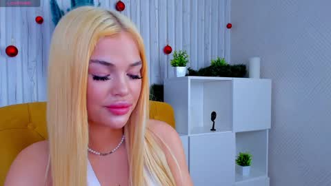 Snapshot of angel_sapphire_ chatting on 01/18/25, 11:32 Angel My schedule GTM2 Mon Tue Wen Thu Fri 0900am-0400pm online show from 01/18/25, 11:32