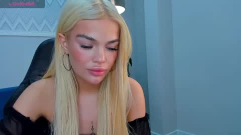 Snapshot of angel_sapphire_ chatting on 03/02/25, 03:37 Angel My schedule GTM2 Mon Tue Wen Thu Fri 0900am-0400pm online show from 03/02/25, 03:37