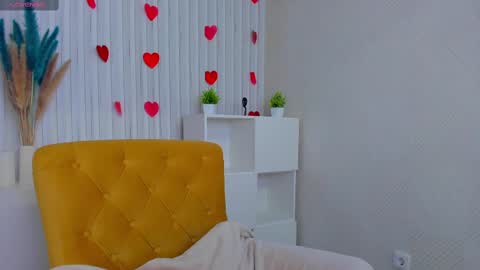 Snapshot of angel_sapphire_ chatting on 03/05/25, 08:32 Angel My schedule GTM2 Mon Tue Wen Thu Fri 0900am-0400pm online show from 03/05/25, 08:32