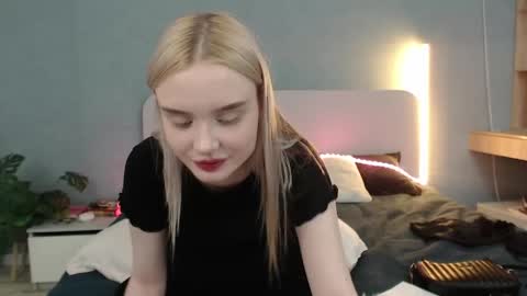 Angela online show from 05/06/26, 12:32