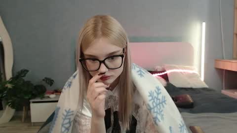 Angela online show from 05/23/26, 05:01