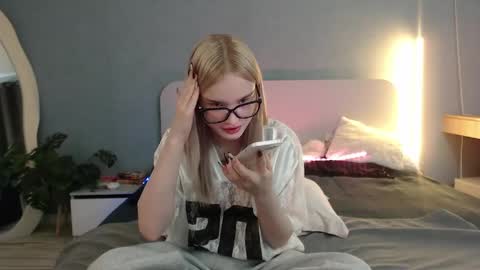 Angela online show from 05/27/26, 12:51