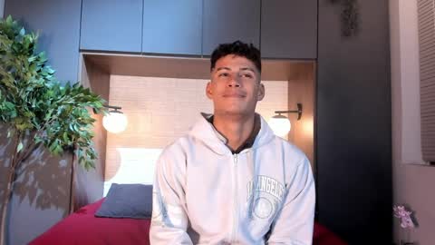 Angel  online show from 04/09/26, 12:21
