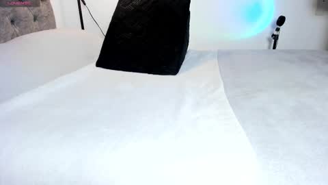 Snapshot of angel_sunshine chatting on 01/06/26, 05:33 Angel online show from 01/06/26, 05:33