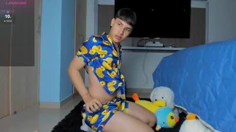 Snapshot of angel_the_king chatting on 06/18/26, 12:22 Angel online show from 06/18/26, 12:22