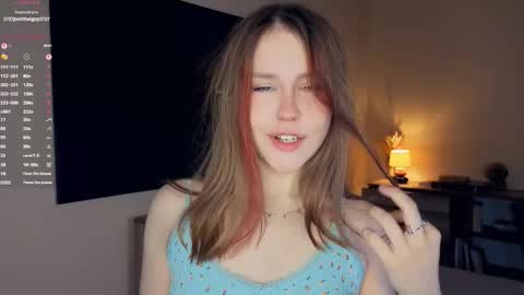 Snapshot of angel_to_burn chatting on 12/22/25, 09:39 SofiaSofi online show from 12/22/25, 09:39