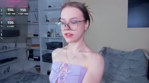 Snapshot of angel_to_burn chatting on 03/04/26, 07:25 SofiaSofi online show from 03/04/26, 07:25