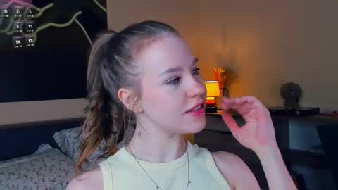 Snapshot of angel_to_burn chatting on 03/09/26, 09:46 SofiaSofi online show from 03/09/26, 09:46