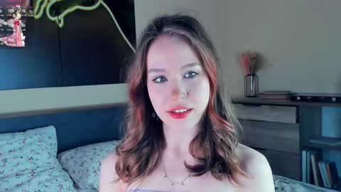 Snapshot of angel_to_burn chatting on 03/17/26, 07:12 SofiaSofi online show from 03/17/26, 07:12