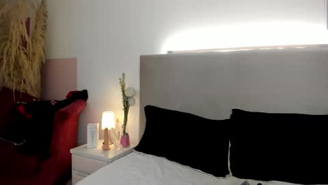 angel_velvet_ online show from 10/29/25, 11:01